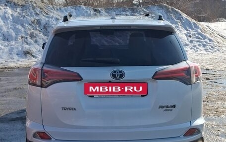 Toyota RAV4, 2018 год, 2 980 000 рублей, 4 фотография