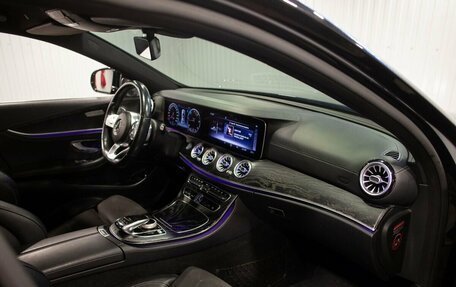 Mercedes-Benz E-Класс, 2018 год, 3 320 000 рублей, 19 фотография