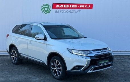 Mitsubishi Outlander III рестайлинг 3, 2019 год, 2 290 000 рублей, 3 фотография