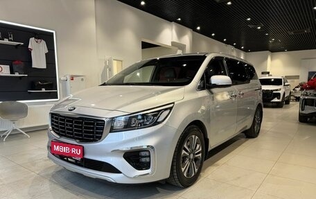 KIA Carnival III, 2018 год, 2 900 000 рублей, 1 фотография