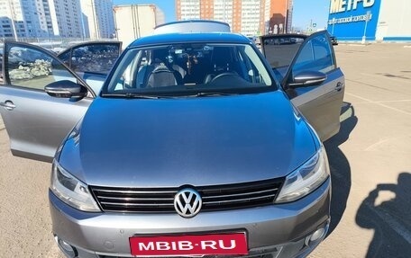 Volkswagen Jetta VI, 2012 год, 900 000 рублей, 1 фотография