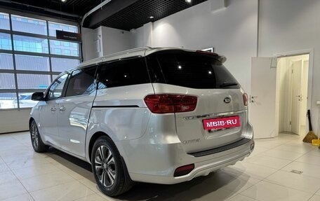 KIA Carnival III, 2018 год, 2 900 000 рублей, 6 фотография