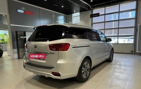 KIA Carnival III, 2018 год, 2 900 000 рублей, 4 фотография