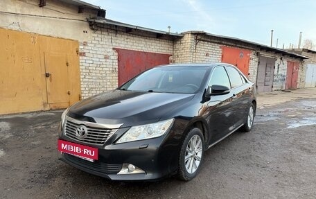 Toyota Camry, 2014 год, 2 050 000 рублей, 2 фотография