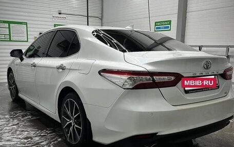 Toyota Camry, 2021 год, 3 550 000 рублей, 6 фотография