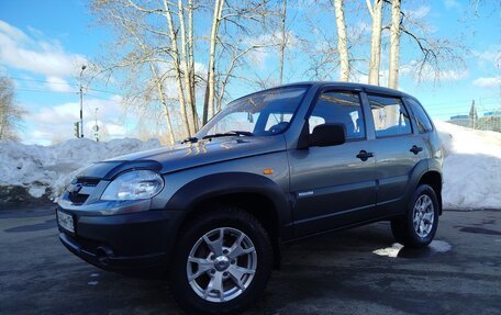 Chevrolet Niva I рестайлинг, 2010 год, 485 000 рублей, 4 фотография