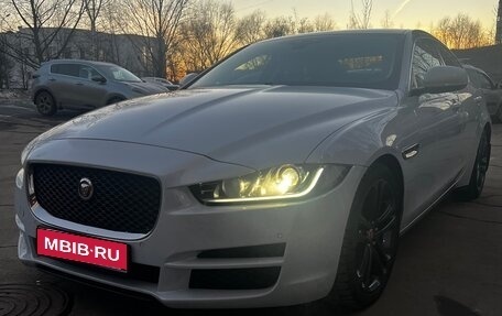 Jaguar XE I рестайлинг, 2015 год, 1 600 000 рублей, 2 фотография