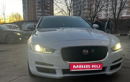 Jaguar XE I рестайлинг, 2015 год, 1 600 000 рублей, 4 фотография