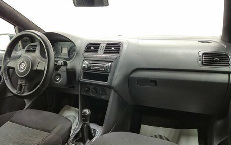 Volkswagen Polo VI (EU Market), 2011 год, 620 000 рублей, 12 фотография