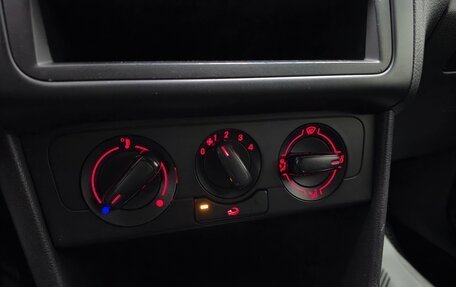 Volkswagen Polo VI (EU Market), 2011 год, 620 000 рублей, 18 фотография