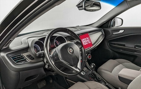 Alfa Romeo Giulietta, 2014 год, 1 370 000 рублей, 15 фотография