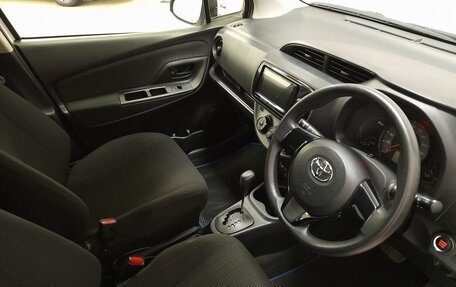 Toyota Vitz, 2019 год, 999 000 рублей, 10 фотография