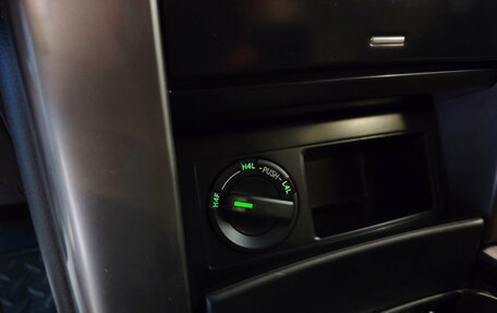 Toyota Land Cruiser Prado 150 рестайлинг 2, 2013 год, 2 649 000 рублей, 10 фотография