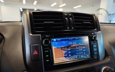 Toyota Land Cruiser Prado 150 рестайлинг 2, 2013 год, 2 649 000 рублей, 12 фотография