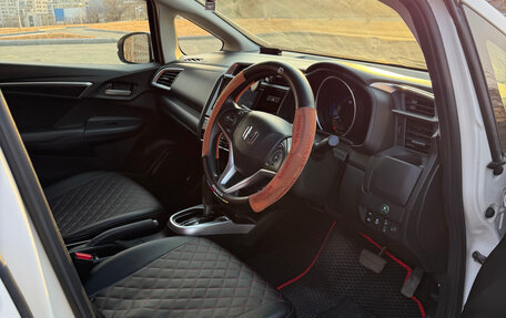 Honda Fit III, 2017 год, 1 050 000 рублей, 10 фотография