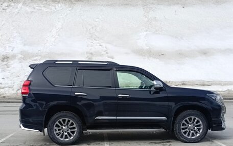 Toyota Land Cruiser Prado 150 рестайлинг 2, 2017 год, 5 200 000 рублей, 5 фотография