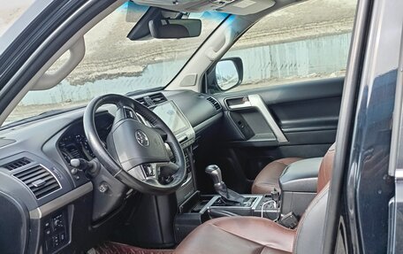 Toyota Land Cruiser Prado 150 рестайлинг 2, 2017 год, 5 200 000 рублей, 10 фотография