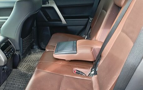 Toyota Land Cruiser Prado 150 рестайлинг 2, 2017 год, 5 200 000 рублей, 7 фотография