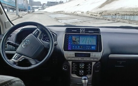 Toyota Land Cruiser Prado 150 рестайлинг 2, 2017 год, 5 200 000 рублей, 6 фотография