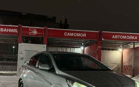 Hyundai Solaris II рестайлинг, 2013 год, 850 000 рублей, 3 фотография