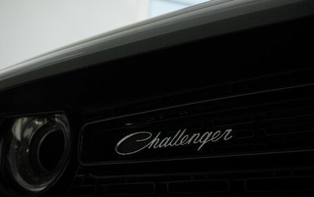 Dodge Challenger III рестайлинг 2, 2021 год, 6 899 000 рублей, 6 фотография