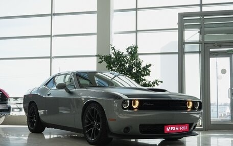 Dodge Challenger III рестайлинг 2, 2021 год, 6 899 000 рублей, 4 фотография