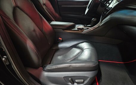 Toyota Camry, 2019 год, 2 380 000 рублей, 13 фотография