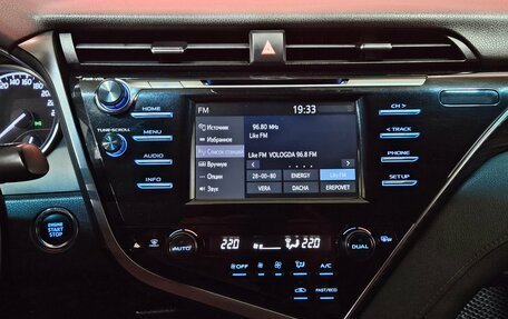 Toyota Camry, 2019 год, 2 380 000 рублей, 15 фотография