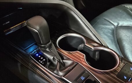 Toyota Camry, 2019 год, 2 380 000 рублей, 17 фотография