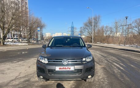 Volkswagen Touareg III, 2011 год, 1 850 000 рублей, 2 фотография