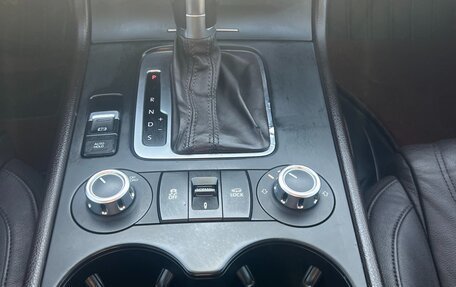 Volkswagen Touareg III, 2011 год, 1 850 000 рублей, 13 фотография