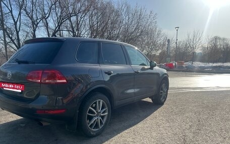 Volkswagen Touareg III, 2011 год, 1 850 000 рублей, 5 фотография