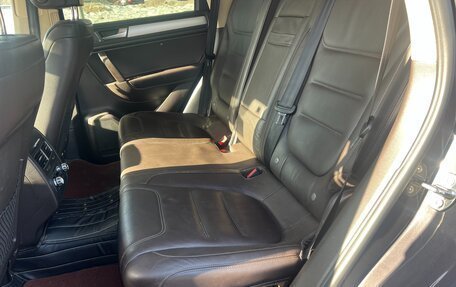 Volkswagen Touareg III, 2011 год, 1 850 000 рублей, 21 фотография