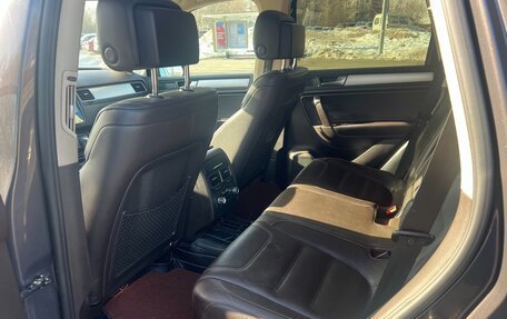 Volkswagen Touareg III, 2011 год, 1 850 000 рублей, 22 фотография