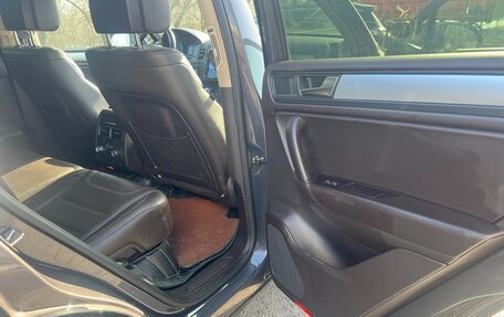 Volkswagen Touareg III, 2011 год, 1 850 000 рублей, 23 фотография