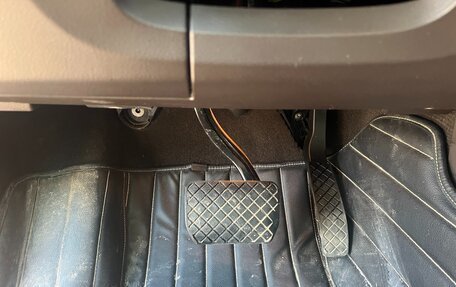 Volkswagen Touareg III, 2011 год, 1 850 000 рублей, 26 фотография