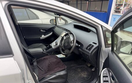 Toyota Prius, 2014 год, 1 265 000 рублей, 4 фотография