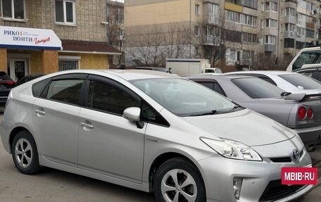 Toyota Prius, 2014 год, 1 265 000 рублей, 2 фотография