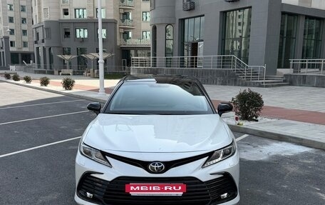Toyota Camry, 2021 год, 3 100 000 рублей, 2 фотография