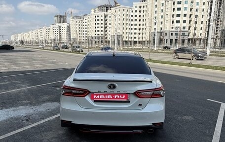 Toyota Camry, 2021 год, 3 100 000 рублей, 5 фотография