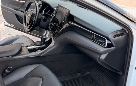 Toyota Camry, 2021 год, 3 100 000 рублей, 17 фотография