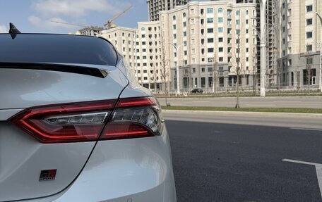 Toyota Camry, 2021 год, 3 100 000 рублей, 15 фотография