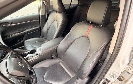 Toyota Camry, 2021 год, 3 100 000 рублей, 26 фотография