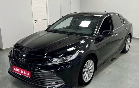 Toyota Camry, 2018 год, 2 750 000 рублей, 1 фотография