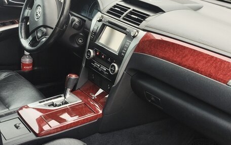 Toyota Camry, 2013 год, 970 000 рублей, 10 фотография