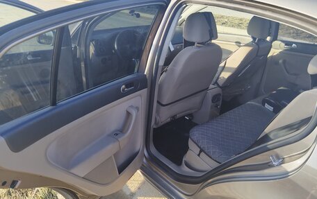 Volkswagen Golf Plus II, 2010 год, 700 000 рублей, 5 фотография