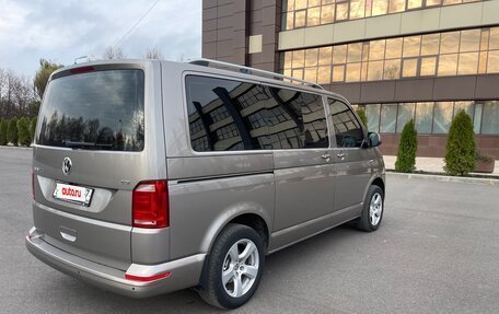 Volkswagen Caravelle T6 рестайлинг, 2015 год, 2 650 000 рублей, 8 фотография