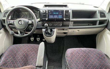 Volkswagen Caravelle T6 рестайлинг, 2015 год, 2 650 000 рублей, 14 фотография