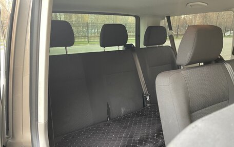Volkswagen Caravelle T6 рестайлинг, 2015 год, 2 650 000 рублей, 19 фотография