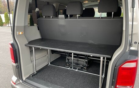 Volkswagen Caravelle T6 рестайлинг, 2015 год, 2 650 000 рублей, 22 фотография